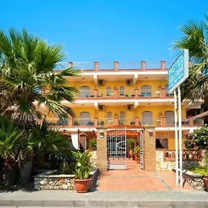 https://hotel-solemar-santalessio-siculo.sicilyhotelsitaly.net